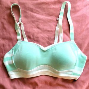 🌿 BROOKS RUNNING CONVERTIBLE SPORTS BRA MINT GREEN // size XS 🌿